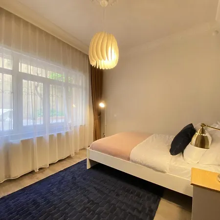Apartmán Capacious Flat Near Taksim Square In Beyoglu